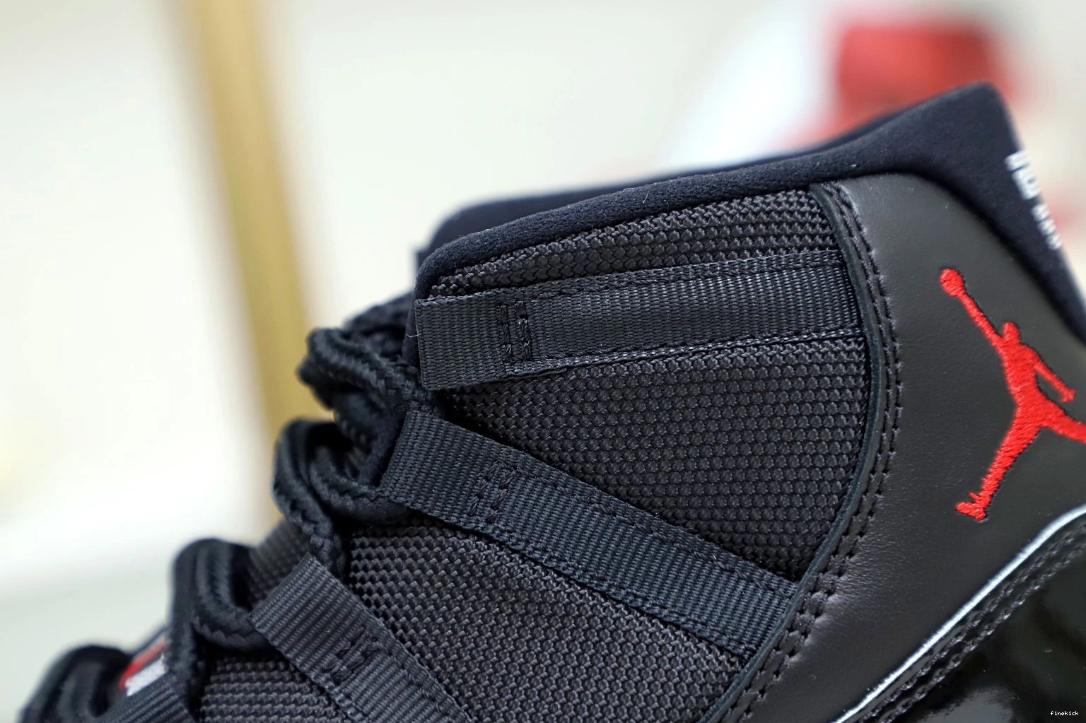 AIR 2019 'BRED' JORDAN RETRO 11 0120